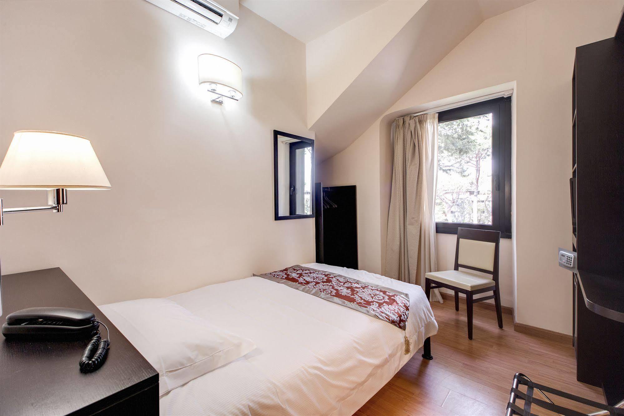 רומא Regal Park Hotel מראה חיצוני תמונה