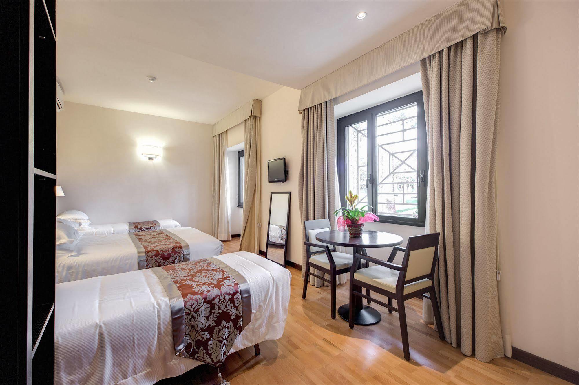 רומא Regal Park Hotel מראה חיצוני תמונה